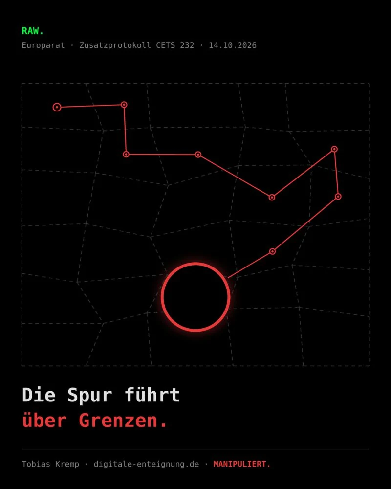 Grafik RAW. zum Zusatzprotokoll des Europarats vom 14.10.2026: Auf schwarzem Grund eine Karte mit gestrichelten Grenzlinien, über die eine rote Spur mit Knotenpunkten von Land zu Land läuft und in einem leuchtenden roten Ring endet. Darunter: Die Spur führt über Grenzen.